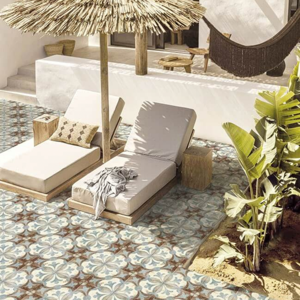 carrelage extérieur résistant après l'application d'un traitement hydrofuge indispensable.