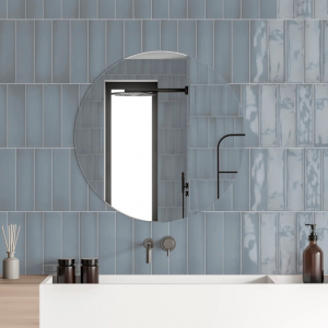 Faïence brillante effet zellige bleu ciel - 7,5x30 - Light Blue