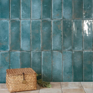 Carrelage mural effet zellige bleu canard brillant - 6x18,5 - Matcha Emerald